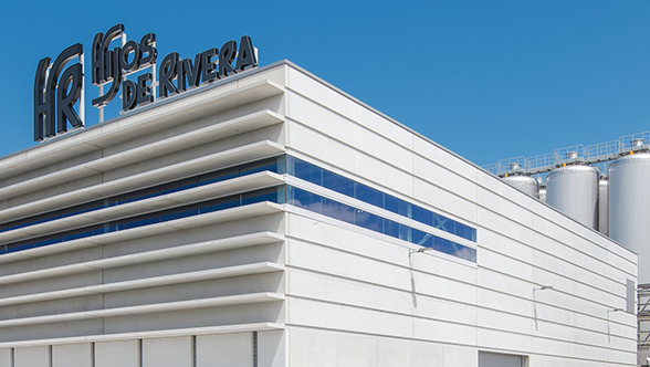 Elaborando cerveza como hace cien años, pero con la última tecnología