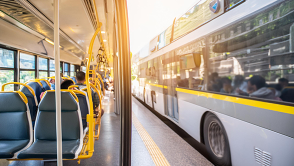 Bus and train instead of the car: going to Krones on public transport